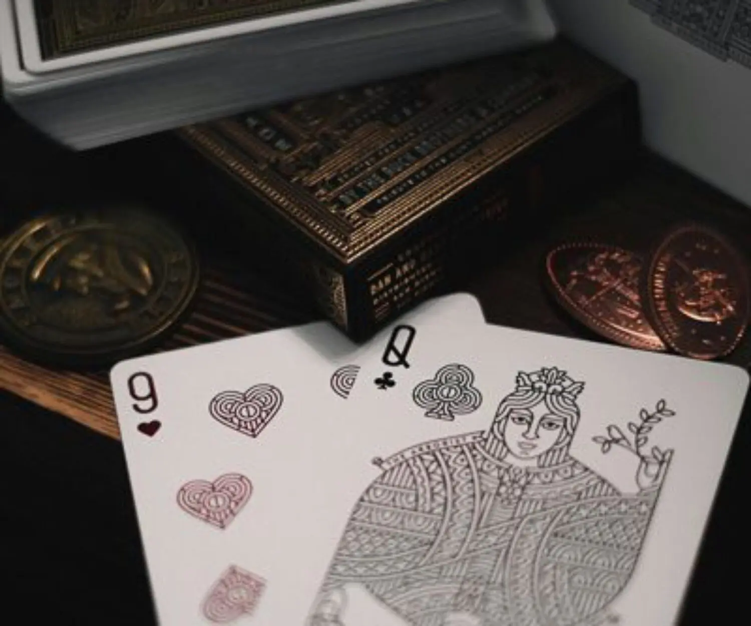 pokaz iluzji wroclaw pan zabek iluzjonista karty do gry dama trefl