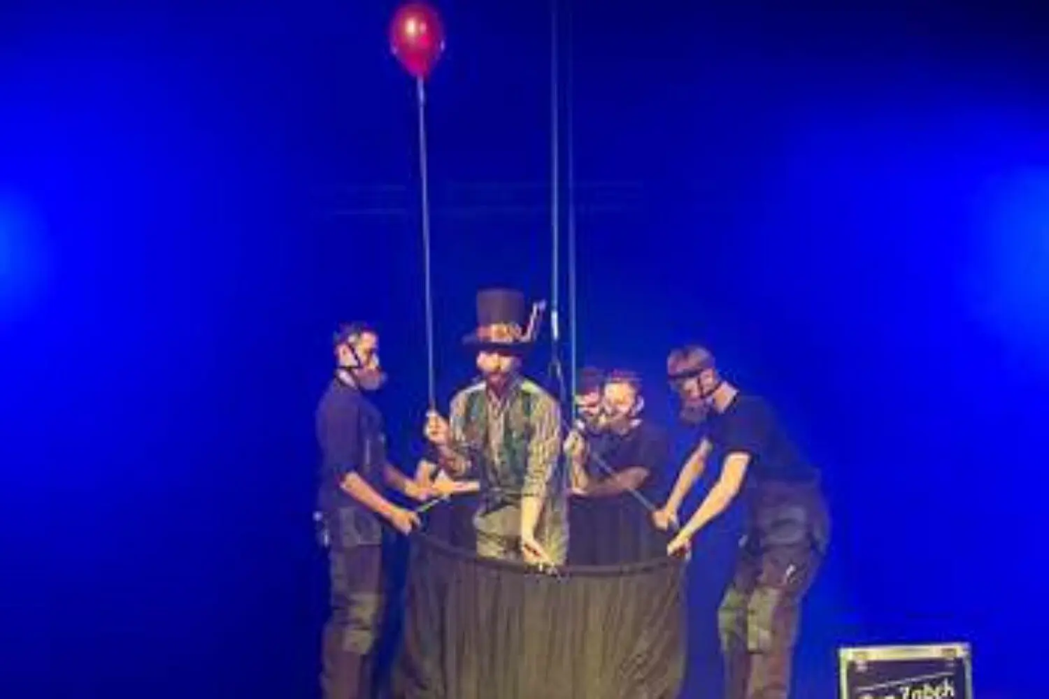 pokaz iluzji walbrzych iluzjonista pan zabek magik wystepujacy dla dzieci pokaz magii